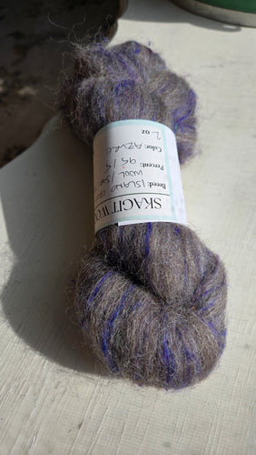 Skagit Woolen Roving - Island cross wool/sari silk