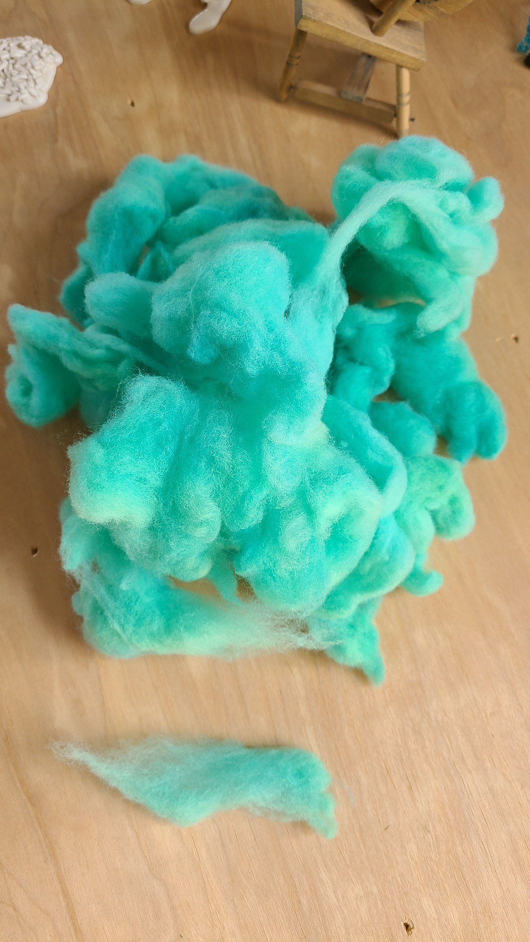Hand-dyed loose 21 micron wool - 2oz